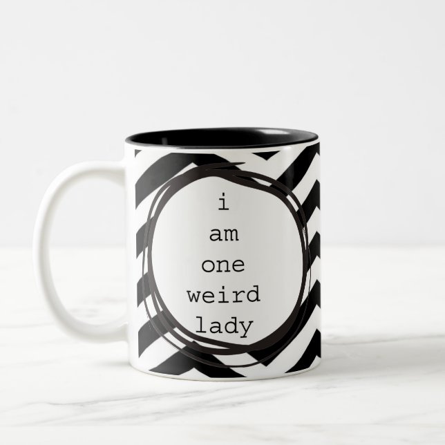 Tasse 2 Couleurs Je suis une de dame étrange (Gauche)
