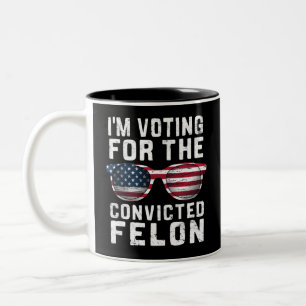 Tasse 2 Couleurs Je vote pour le criminel condamné Pro Trump 2024