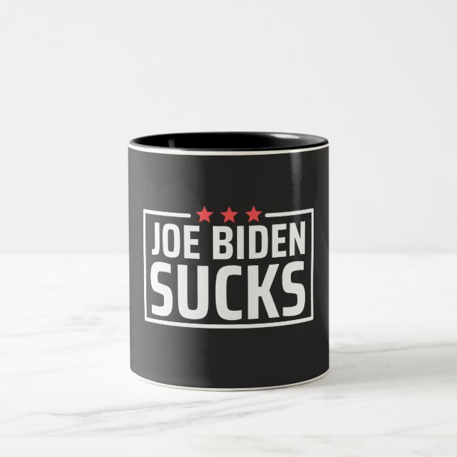 Tasse 2 Couleurs joe Biden Sucks (Centre)