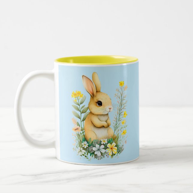 Tasse 2 Couleurs Joli lapin de Pâques avec Fleurs et Monogramme (Gauche)