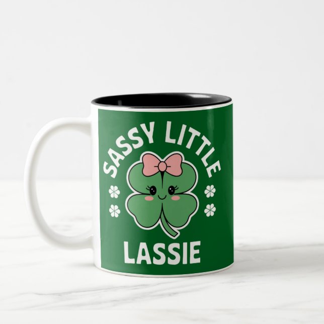 Tasse 2 Couleurs Jour de la Saint Patrick Sassy Petite Lassie Enfan (Gauche)