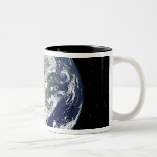 Tasse 2 Couleurs La Terre entièrement éclairée centrée sur l'Asie