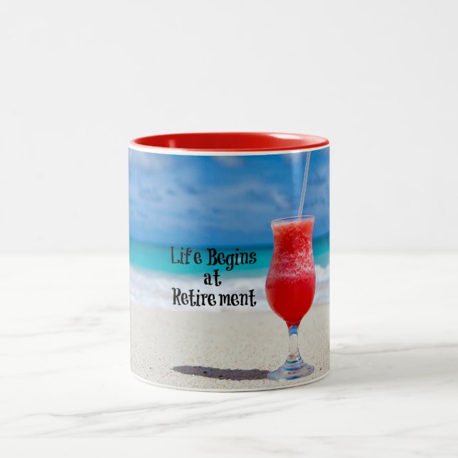 Tasse 2 Couleurs La vie commence à la retraite, (Centre)