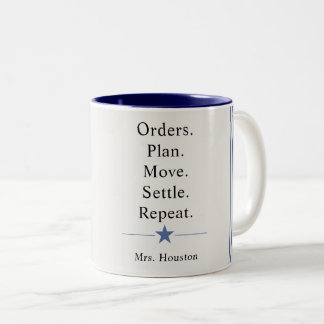 Tasse 2 Couleurs La vie drôle de conjoint militaire
