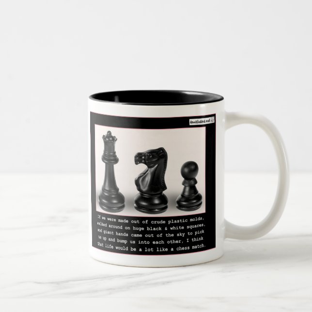 Tasse 2 Couleurs La vie est comme un match d'échecs (Droit)