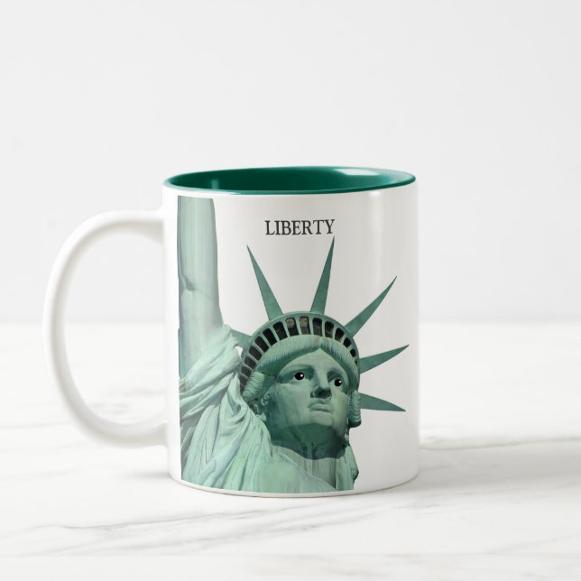 Tasse 2 Couleurs Lady Liberty sur fond blanc (Gauche)