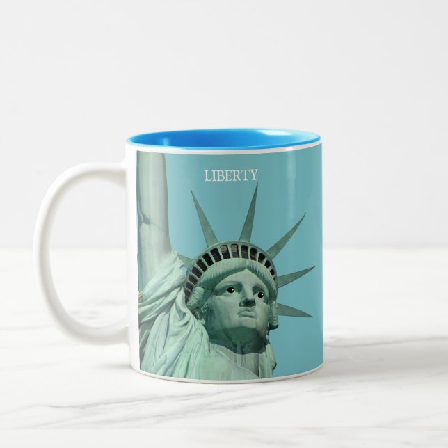 Tasse 2 Couleurs Lady Liberty sur fond bleu ciel (Gauche)