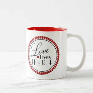 Tasse 2 Couleurs L'amour vit ici