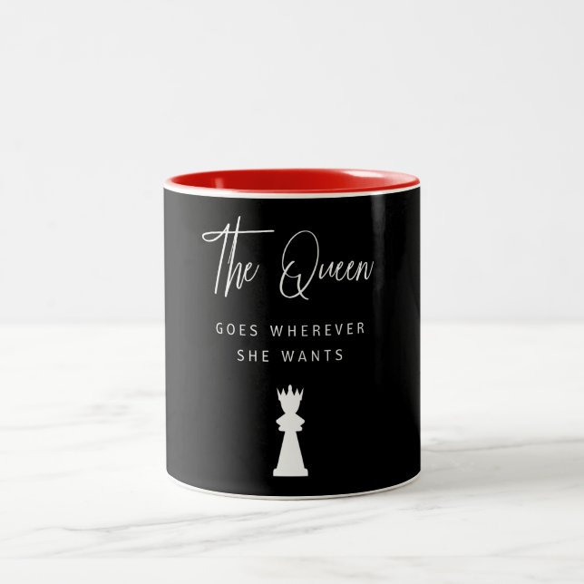 Tasse 2 Couleurs Le cadeau drôle d'échecs la Reine disparaît (Centre)