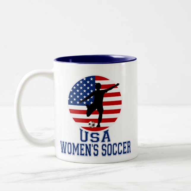 Tasse 2 Couleurs Le football des femmes des Etats-Unis (Gauche)