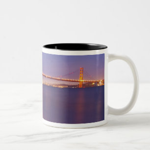 Tasse 2 Couleurs Le Golden Gate Bridge au crépuscule depuis Kirby C