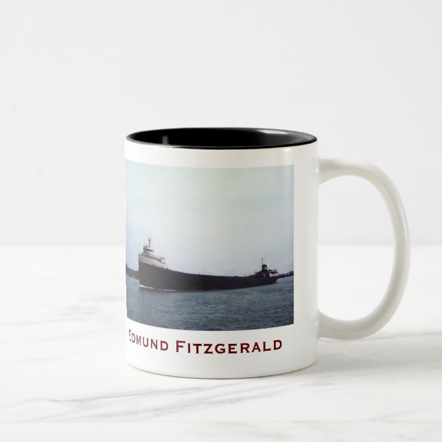 Tasse 2 Couleurs L'Edmund Fitzgerald avec noms d'équipage (Droit)