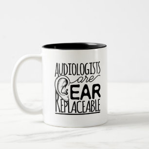Tasse 2 Couleurs Les audiologistes sont des oreilles remplaçables