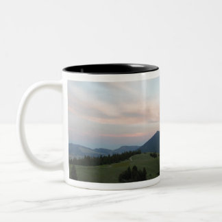 Tasse 2 Couleurs Les sentiers à travers les montagnes