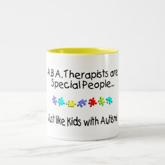 Tasse 2 Couleurs Les thérapeutes d'aba sont les personnes
