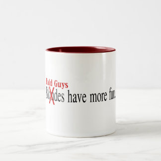 Tasse 2 Couleurs Les types chauves ont plus d'amusement