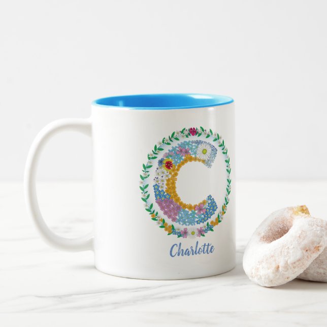 Tasse 2 Couleurs Lettres de fleurs "C" initiales avec nom personnal (Avec donut)
