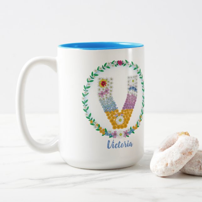 Tasse 2 Couleurs Lettres de fleurs Initiale "V" avec nom personnali (Avec donut)