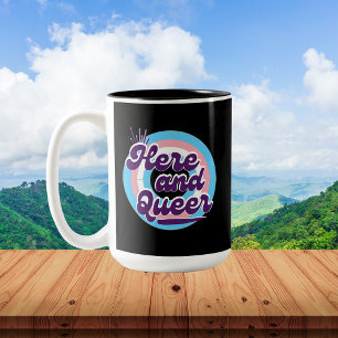 Tasse 2 Couleurs LGBTQ : Drapeau transgenre - Ici et Queer