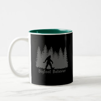 Tasse 2 Couleurs Ligne d'arbre de croyant de Bigfoot