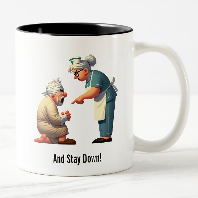 Tasse 2 Couleurs L'infirmière tue un patient aîné qui n'est pas né (Créateur téléchargé)