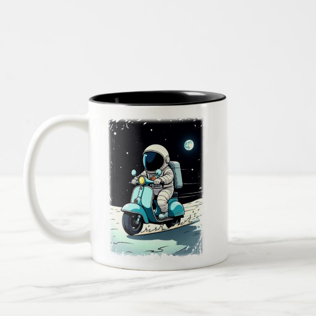 Tasse 2 Couleurs LUNAR SCOOTERIST - Dessin 2D amusant d'un astronau (Gauche)