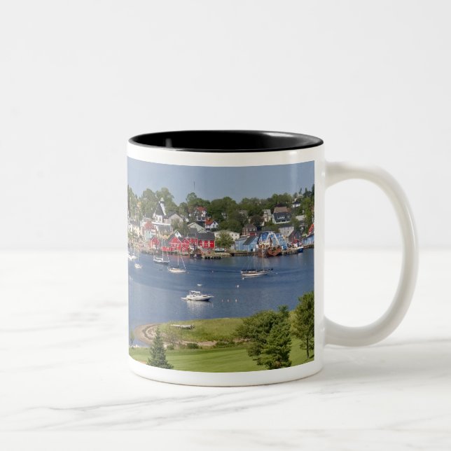 Tasse 2 Couleurs Lunenberg, Nouvelle-Écosse, Canada. (Droit)