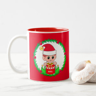 Tasse 2 Couleurs Lutin de Noël à l'intérieur d'une couronne de pin