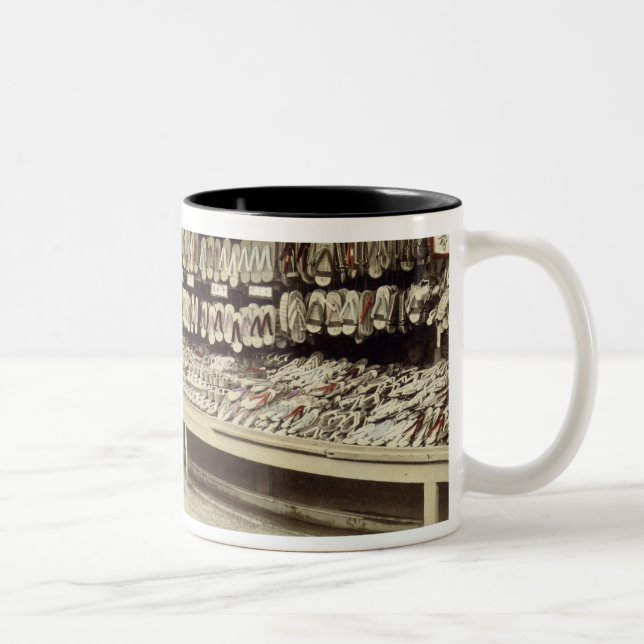 Tasse 2 Couleurs Magasin de chaussure à Kyoto, c.1890 (photo (Droit)