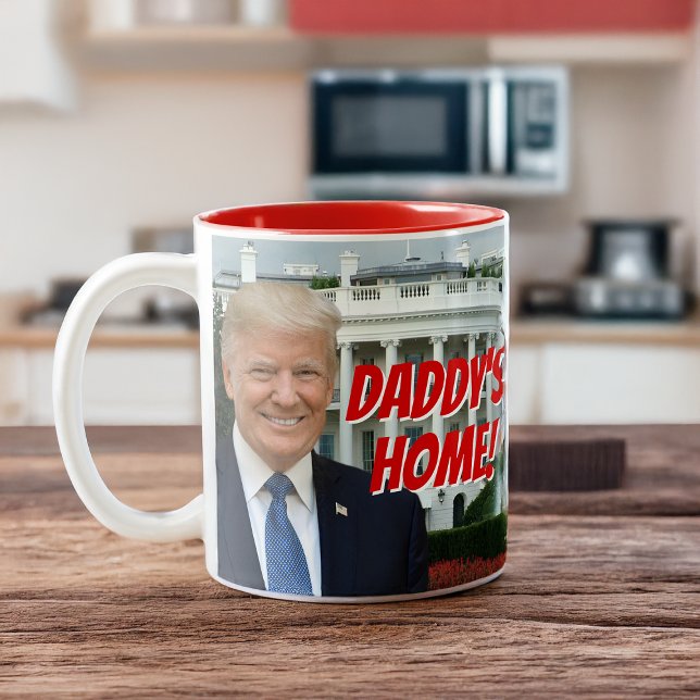 Tasse 2 Couleurs Maison de papa Le Président Donald Trump 2024 Win (daddys home trump 2024 victory win president donald j trump election mug gift)