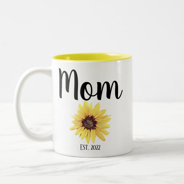 Tasse 2 Couleurs Maman Est personnalisée. Tournesol peint (Gauche)