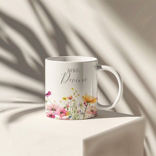 Tasse 2 Couleurs Meadow Colorful Fleur sauvage Mme Newlyhed Bride (Créateur téléchargé)