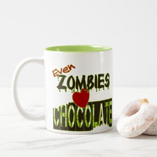 Tasse 2 Couleurs Même les zombies aiment la boue de chocolat (Avec donut)