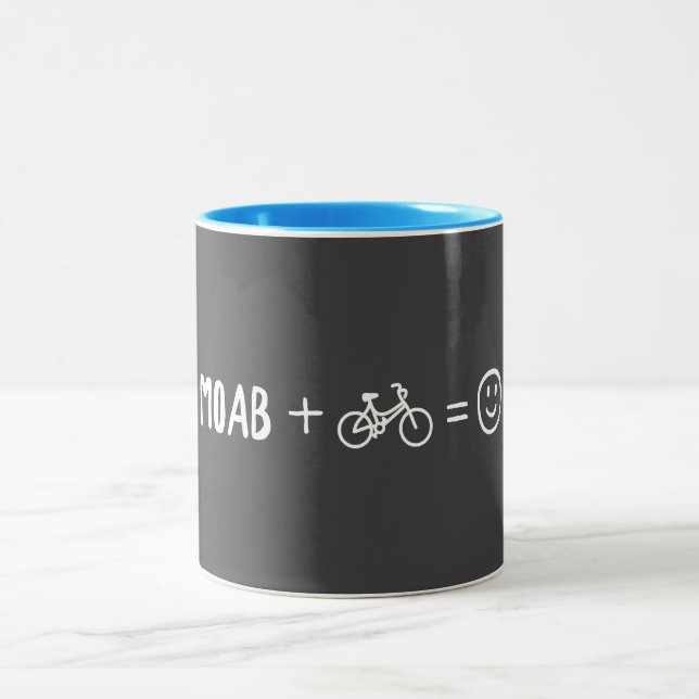 Tasse 2 Couleurs Moab Utah Plus Vélos Vous Rend Heureux (Centre)