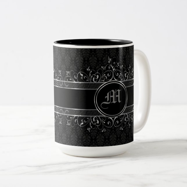 Tasse 2 Couleurs Monogramme gothique orné noir et argent (Devant droit)