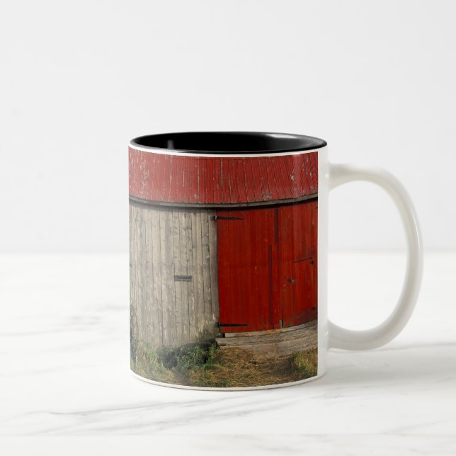 Tasse 2 Couleurs Na, Canada, Nouveau Brunswick, Shepody. Grange (Droit)