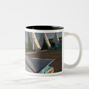Tasse 2 Couleurs NA, États-Unis, Arizona, Holbrook Route 66, Wigwam