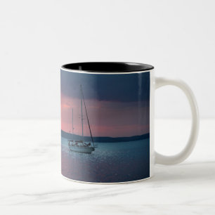 Tasse 2 Couleurs Naviguant dans le coucher du soleil   Cienfuego,