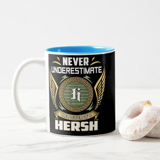 Tasse 2 Couleurs Never Underestimate The Power Of A Hersh (Avec donut)