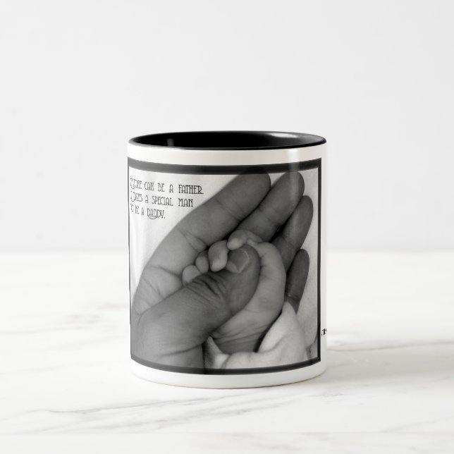 Tasse 2 Couleurs N'importe qui peut être un père (Centre)