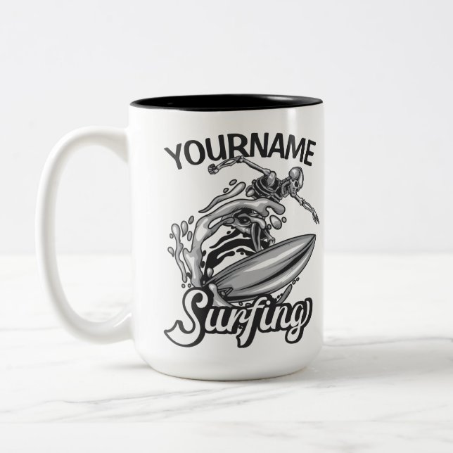Tasse 2 Couleurs NOM personnalisé Surfer Big Wave Skeleton Surfing (Gauche)