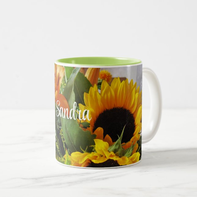 Tasse 2 Couleurs Nom sur les grands tournesols 11oz (Devant droit)