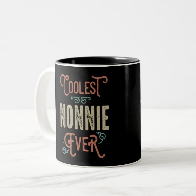 Tasse 2 Couleurs Nonnie la plus froide jamais (Devant gauche)