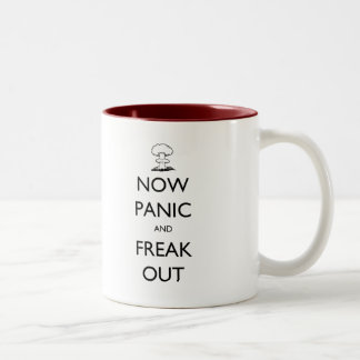 Tasse 2 Couleurs 'Now Panic and Freak Out' (La panique et la fuite 