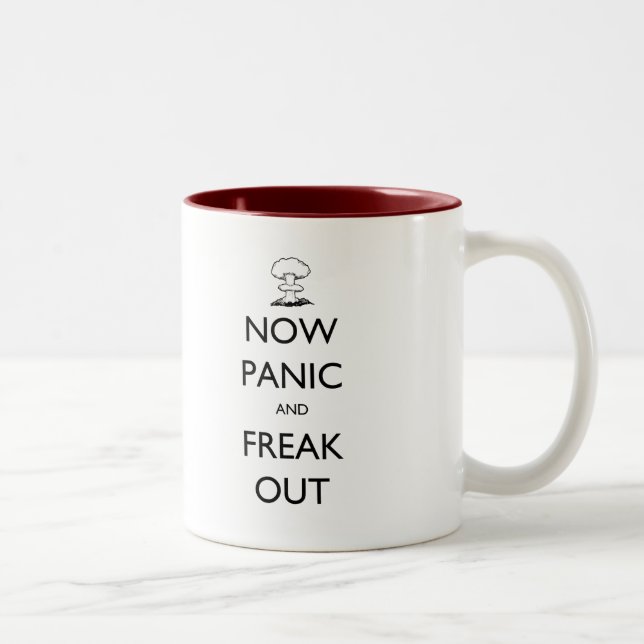 Tasse 2 Couleurs 'Now Panic and Freak Out' (La panique et la fuite  (Droit)