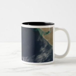 Tasse 2 Couleurs Nuages ondulés au-dessus de la mer d'Oman