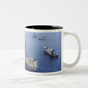 Tasse 2 Couleurs Opérations évasées conduites par le drillship