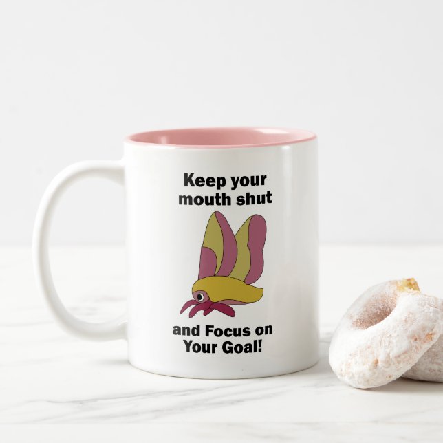 Tasse 2 Couleurs Papillon de l'érable rose gardant la bouche fermée (Avec donut)