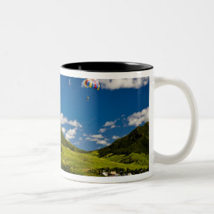 Tasse 2 Couleurs Parapente dans le champ de vision du Lion impressi