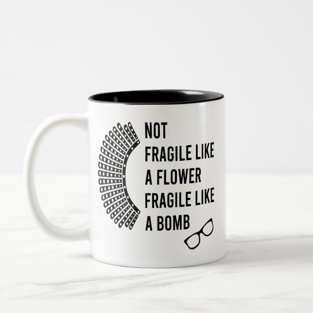 Tasse 2 Couleurs Pas fragile comme une fleur, fragile comme une bom (Gauche)